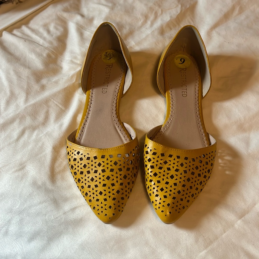 Super simple flat Ballerina shoe